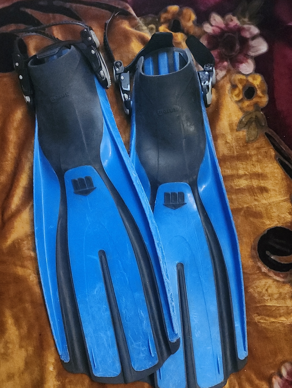 Well Loved Mares Advantix 3 Blue Adjustable Scuba / Snorkel  Fins